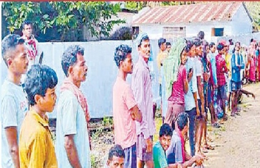 CG Election 2023: नक्सलगढ़ में वोट से दहशतगर्दी पर चोट