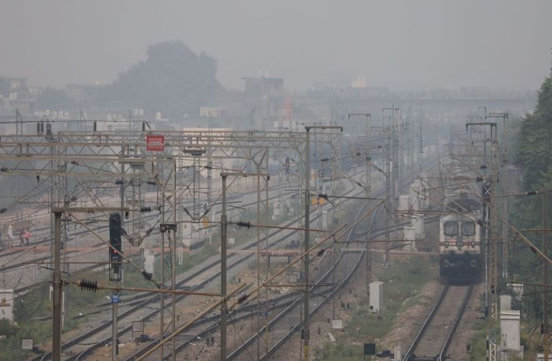 Railways alert regarding upcoming fog season, many trains including Laxmibai Jhansi-Kolkata will remain canceled