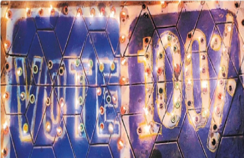 सुपेला चौक पर दीप जलाकर लोगों से वोटिंग की अपील