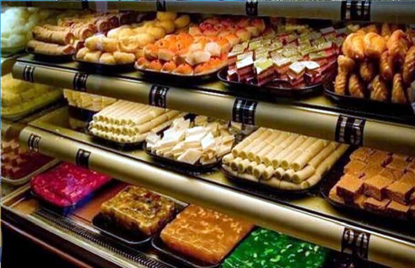 खरीदने से पहले पूछें मिठाई कब बनी, क्योंकि... दूध की 2 दिन, खोवे की 4 और ड्रायफ्रूट की मिठाई 7 दिन चलती है