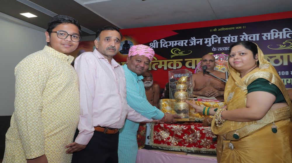 अतीत का जिक्र और भविष्य की नहीं करें फिक्र'
