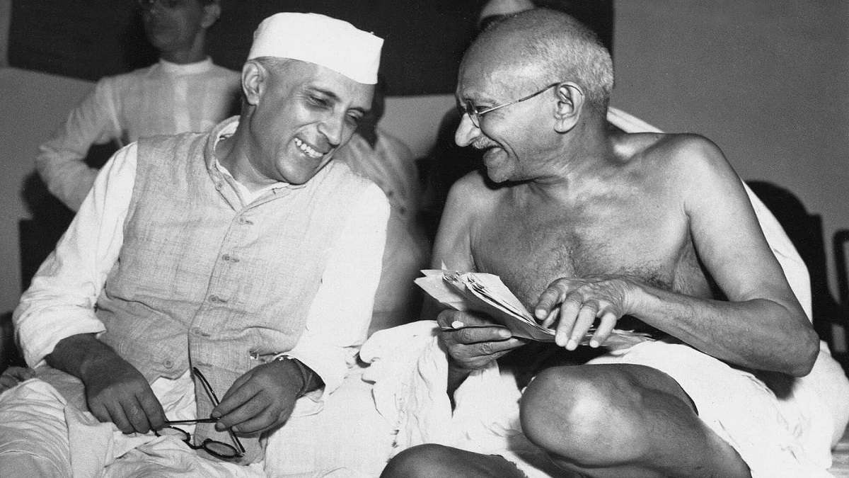 jawaharlal_nehru_mahatama_gandhi.jpg