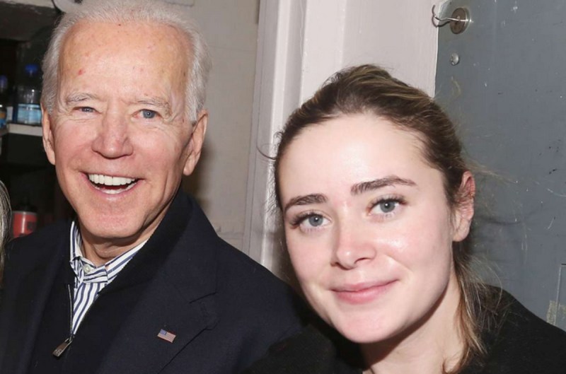 joe_biden_with_naomi.jpg