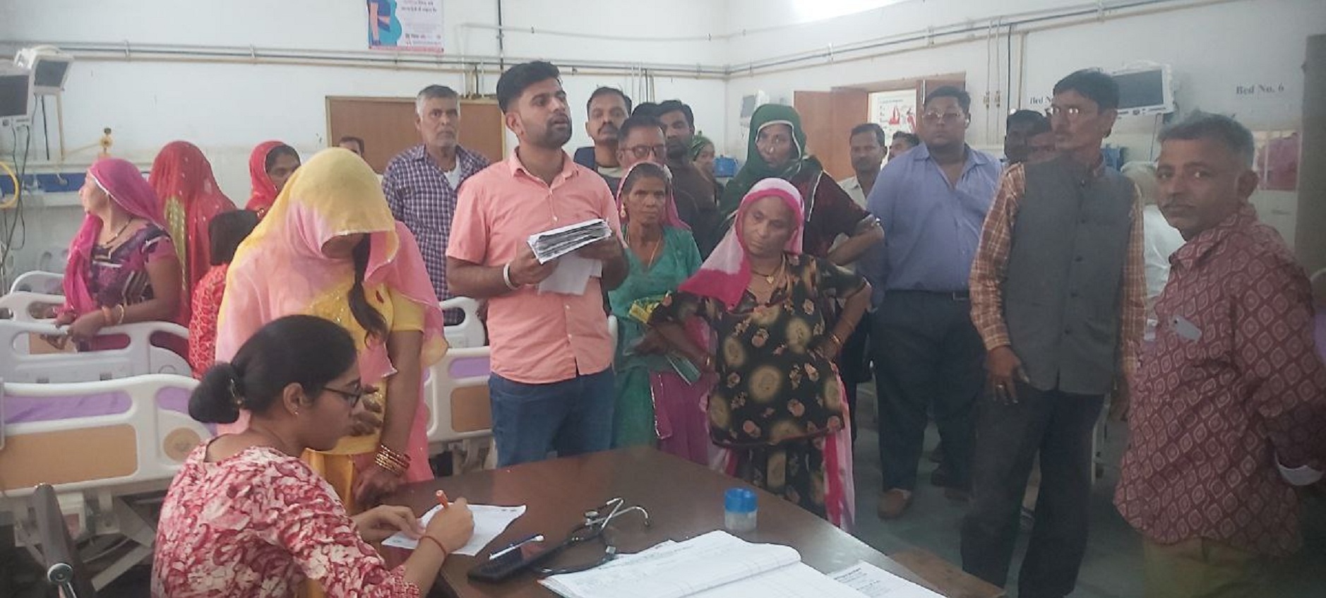 मच्छर के डंक और मौसम की दोहरी मार से पड़ रहे बीमार