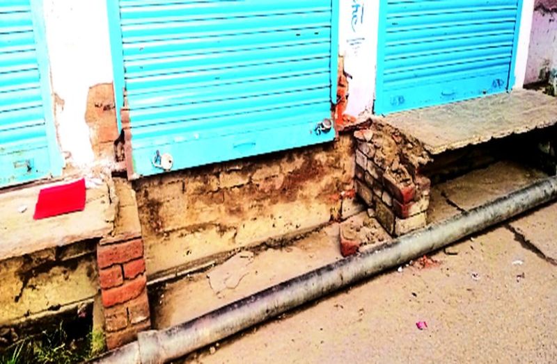 ज्वेलर्स की दुकान से लाखों के आभूषण चोरी