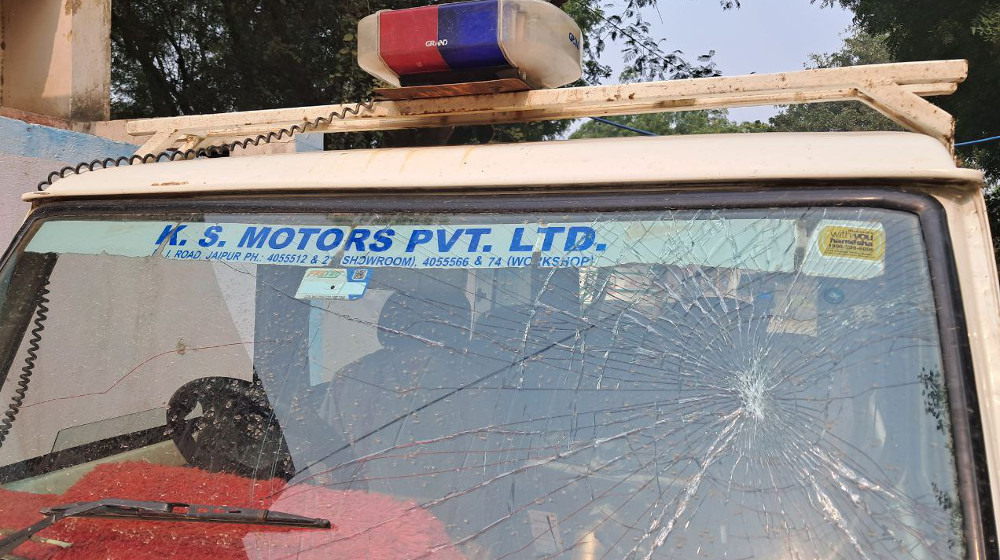 Youth kidnapped in Bharatpur, stones pelted on police vehicle