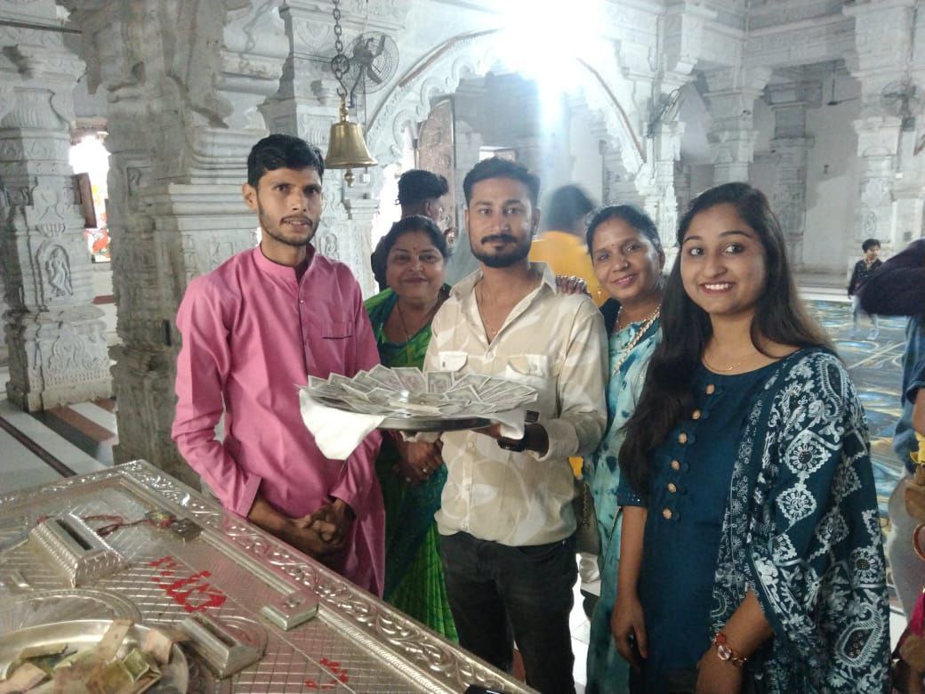 कोटड़ी श्याम पर विदेशी मुद्रा से श्रृंगार