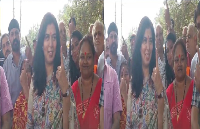 CG Second Phase voting 2023 : सरोज पांडे ने किया वोट, बोली - आपका एक मत छत्तीसगढ़ की नई दिशा तय करेगा