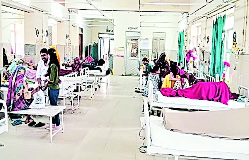 उम्र के अंतिम पड़ाव पर बीमार माता-पिता को अस्पताल में भर्ती करा मुंह फेर रहे अपने