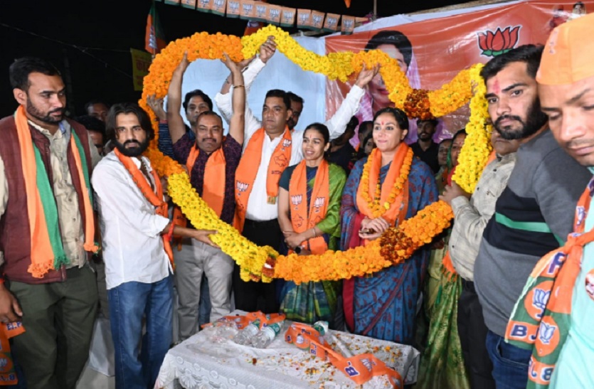 विद्याधर नगर में कांग्रेसियों ने थामा भाजपा का दामन, दीया कुमारी ने दिलाई सदस्यता
