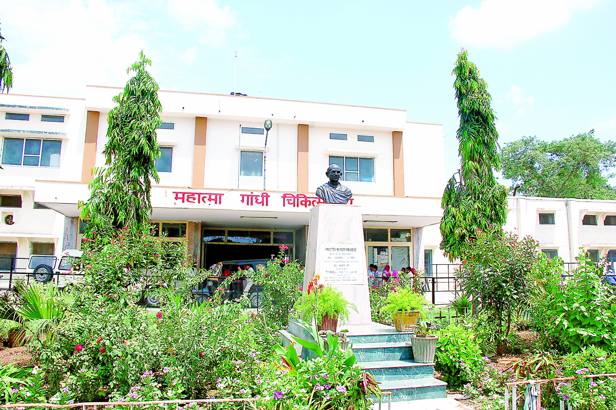 बिना चिकित्सक की सलाह से एंटीबायोटिक लेना घातक