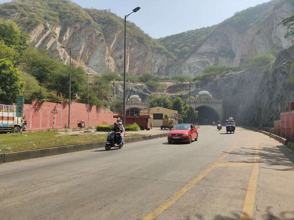 Restrictions on light vehicles in Ghat's Guni Tunnel