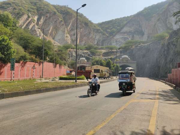 Restrictions on light vehicles in Ghat's Guni Tunnel