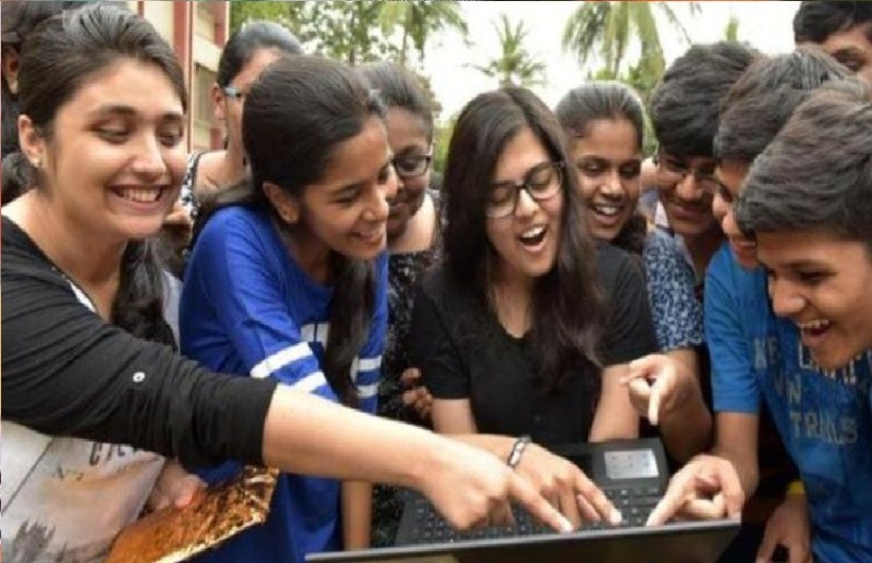 विद्यार्थियों को यहां मिल रहा गाइडेंस