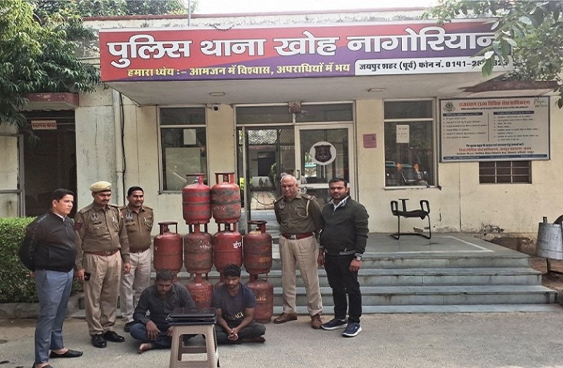 लैपटॉप और गैस सिलेण्डर चुराने वाले दो बदमाश गिरफ्तार