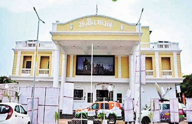 कांग्रेस के इस दिग्गज नेता पर लगे गंभीर आरोप, वोटिंग के दिन ही कार्यकर्ताओं को धमकाया, अब कार्रवाई की मांग