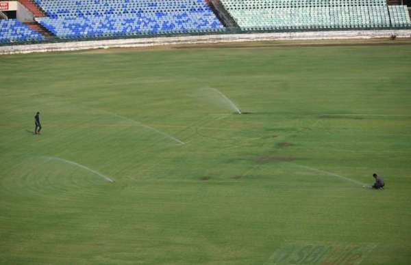 IND vs AUS Match: रायपुर में लगेंगे जमकर चौके-छक्के, तैयार हो रहा पिच, देखिए तस्वीरें