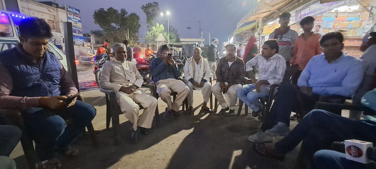 कांग्रेस और भाजपा के साथ आरएलपी प्रत्याशी होने से मुकाबला बना त्रिकोणीय