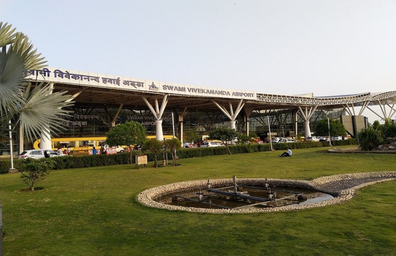 Raipur Airport : ट्रेनों की वेटिंग से हवाई यात्रा में बूम... एक महीने में 2 लाख यात्रियों ने तय किया सफर