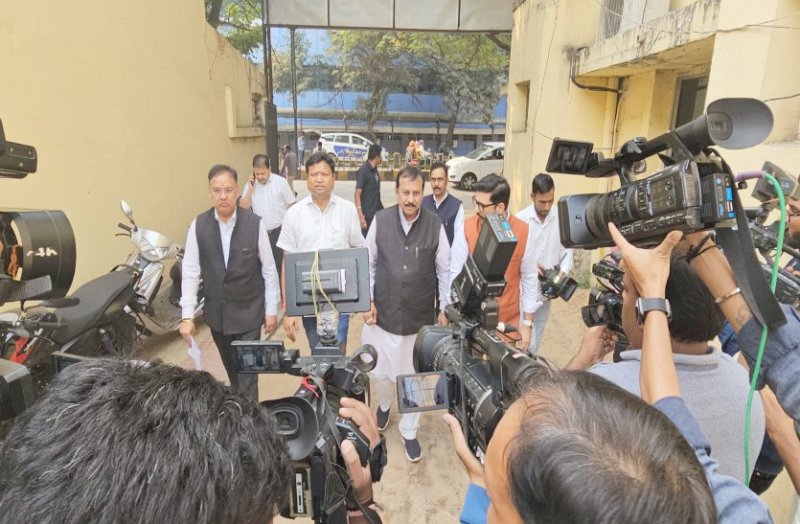 मुख्य निर्वाचन पदाधिकारी से मुख्यमंत्री की पाटन से उम्मीदवारी रद्द करने की मांग