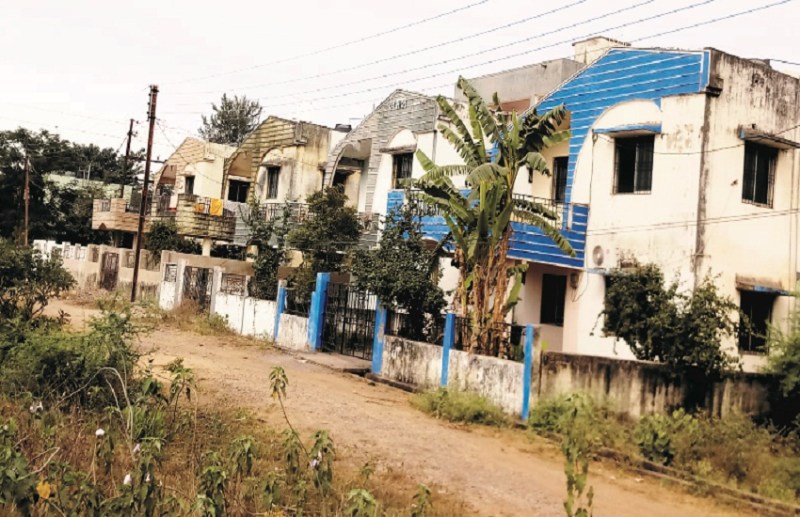 Housing Board Colony not providing facilities, notice issued Janjgir