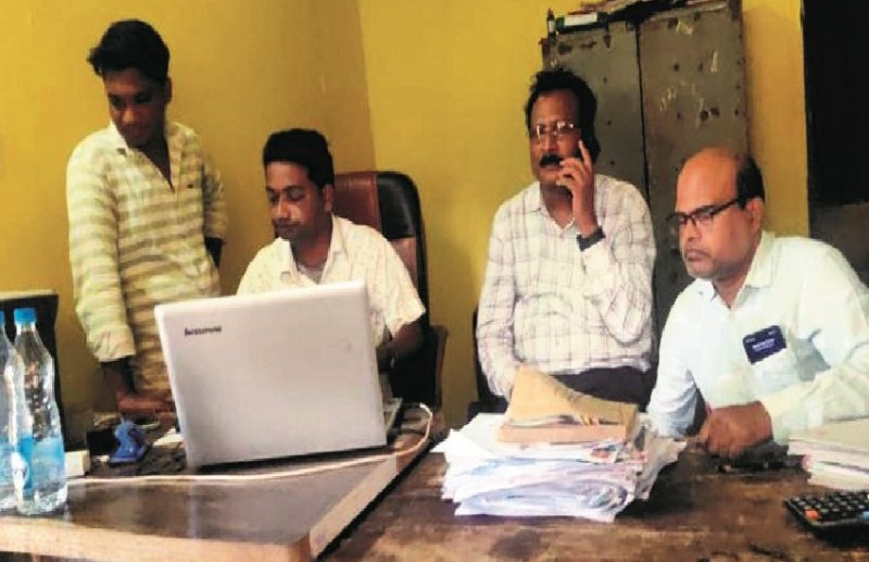 कंप्यूटर ऑपरेटर पर खाद के घोटाले में लाखों रूपये हड़पने का आरोप, जानिए पूरा मामला...