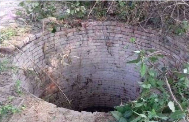 मानसिक रूप से कमजोर बालक ने कुएं में लगा दी छलांग