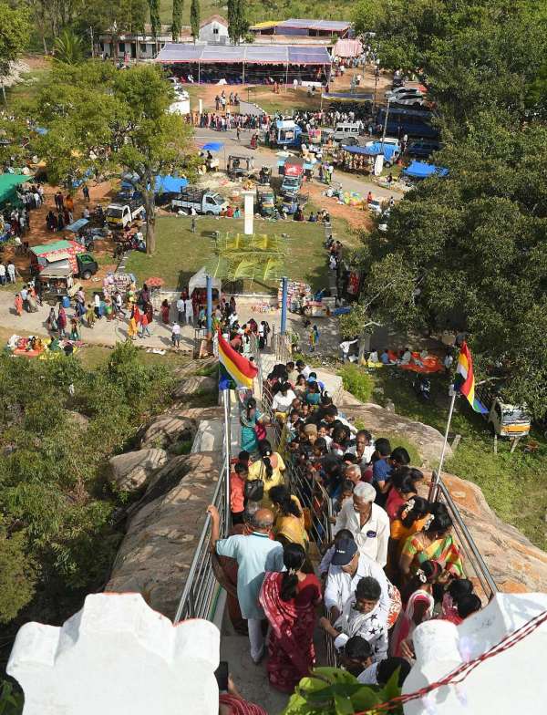 गोम्मटगिरी में 73वां महामस्तकाभिषेक अनुष्ठान