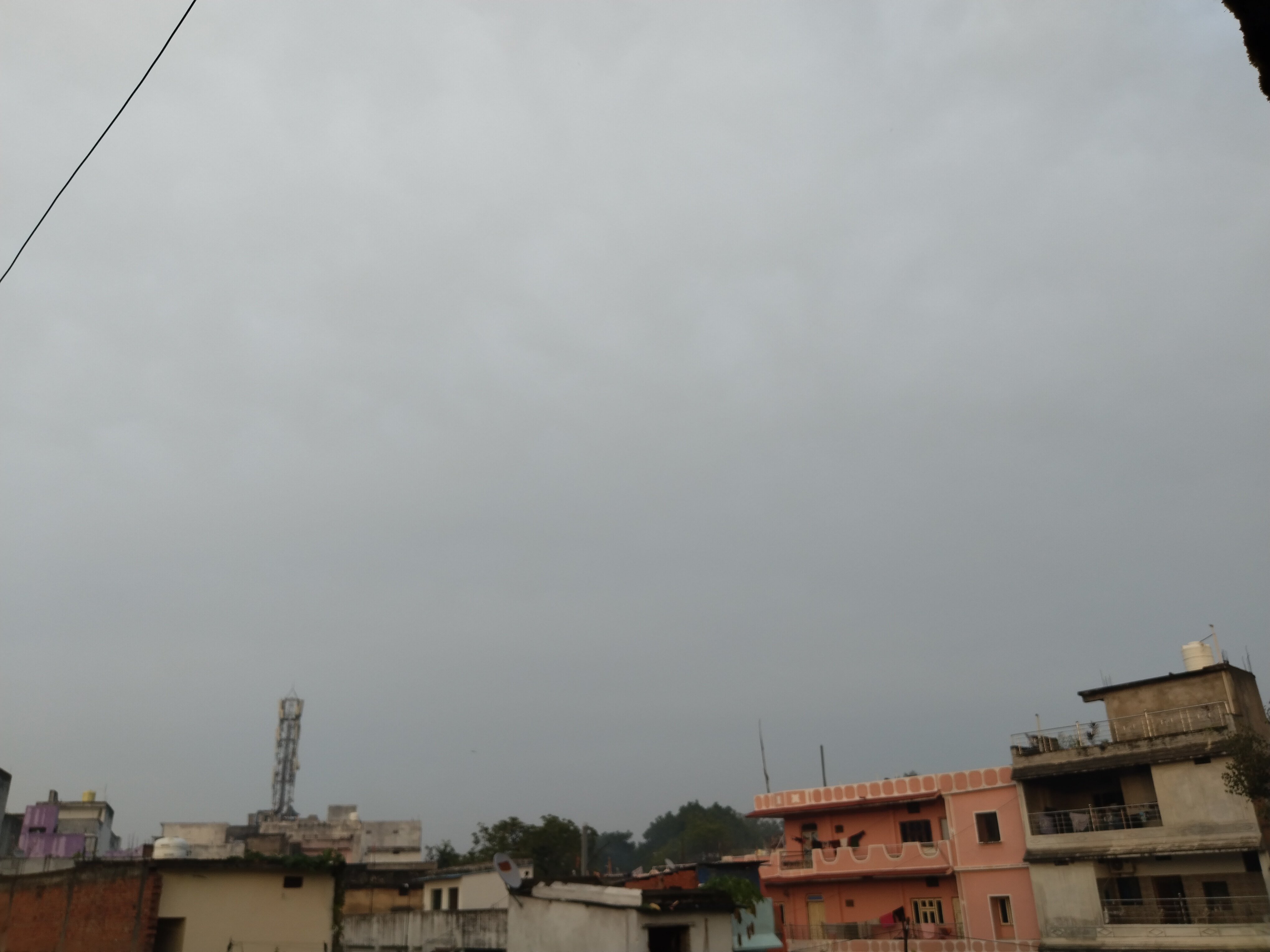 रिमझिम बारिश: धान की फसलों को नुकसान होगा, प्लास्टिक से ढके गए खेत-खलिहानों में