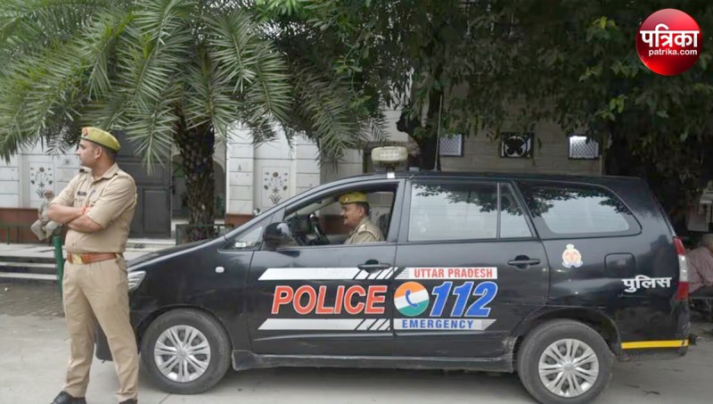 Controversy over eating Golgappa in Sambhal