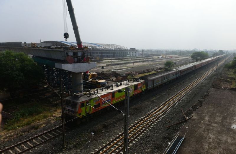 सुपर कॉरिडोर से रिंग रोड तक पहुंचा मेट्रो ट्रैक, एमआर-10 पर काम धीमा