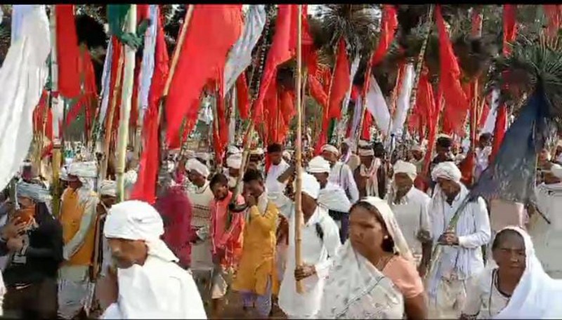 देवगांव संगम में दो दिवसीय मड़ई का लिया आनंद