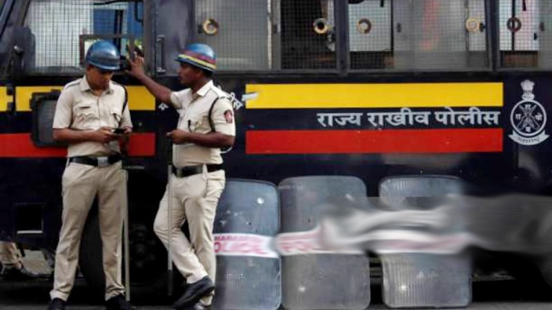 maharashtra_police_riot.jpg