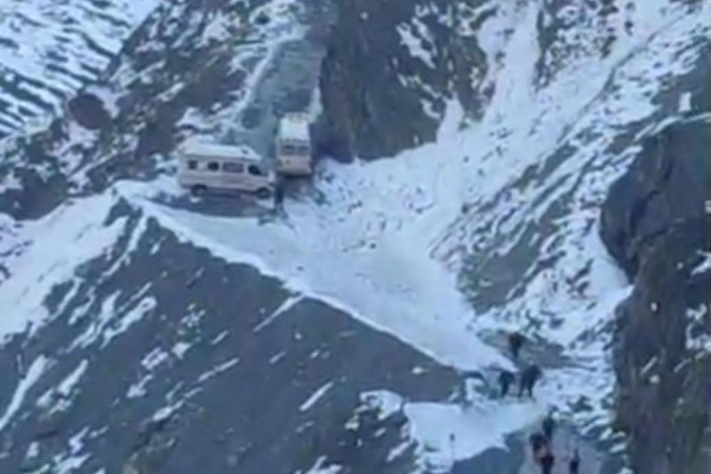 Seven tourists die at zojila pass