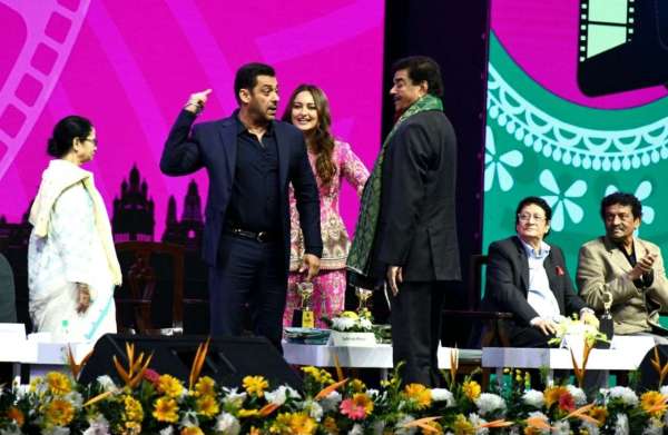 कोलकाता अंतरराष्ट्रीय फिल्म महोत्सव का रंगारंग आगाज