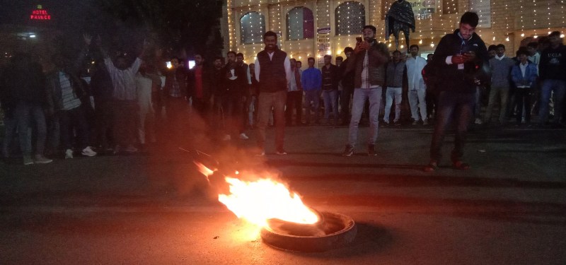 Video: सुखदेव सिंह की हत्या के खिलाफ युवा सडक़ों पर उतरे, आज जैसलमेर बंद का आह्वान