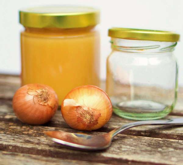onion-juice-and-honey-for-f.jpg