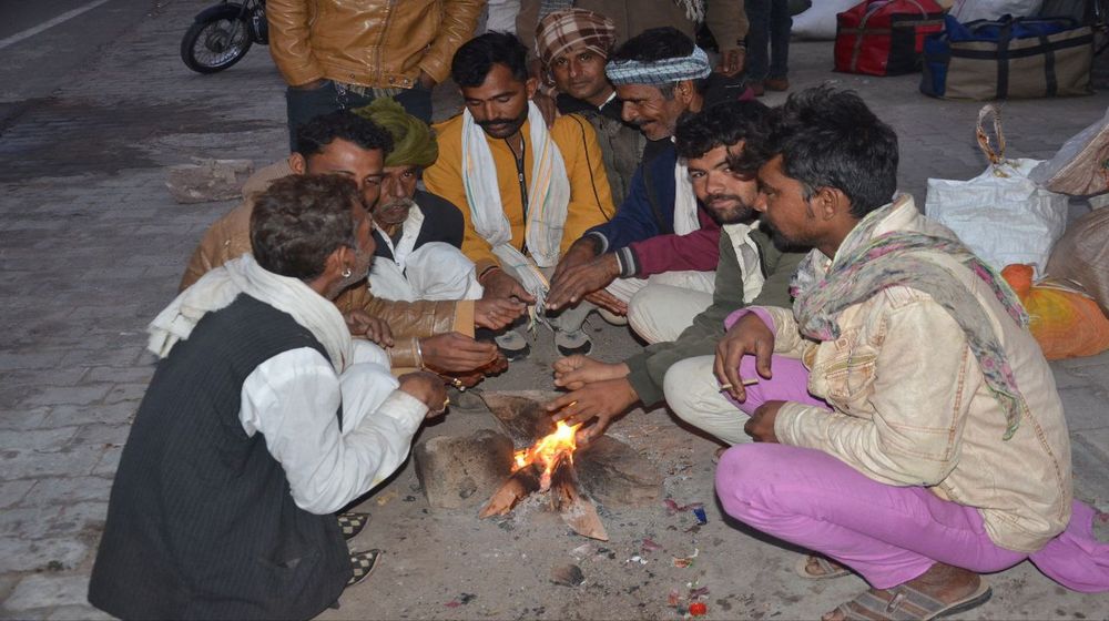 Rajasthan Weather: पहाड़ों से आ रही हवा से मैदानों में बढ़ी ठंड