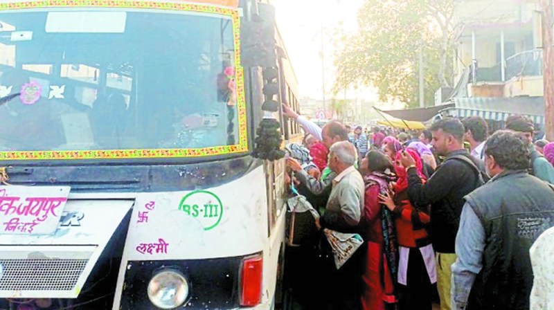 लोग रोडवेज में कैसे करे सफर, निवाई बाईपास से निकल रही बसें