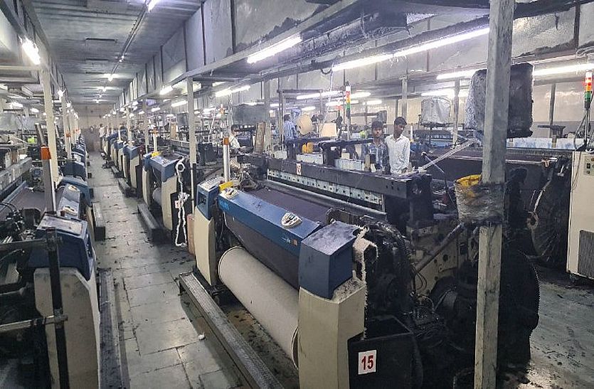 टेक्सटाइल उद्योग में मंदी की मार, 30 फीसदी घटा उत्पादन