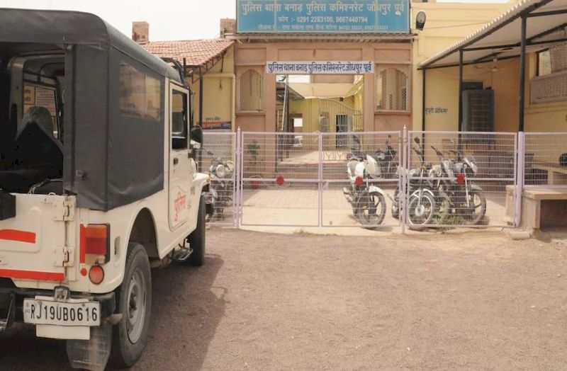 प्रोपर्टी डीलर के मकान से 2.30 लाख रुपए व जेवर चोरी