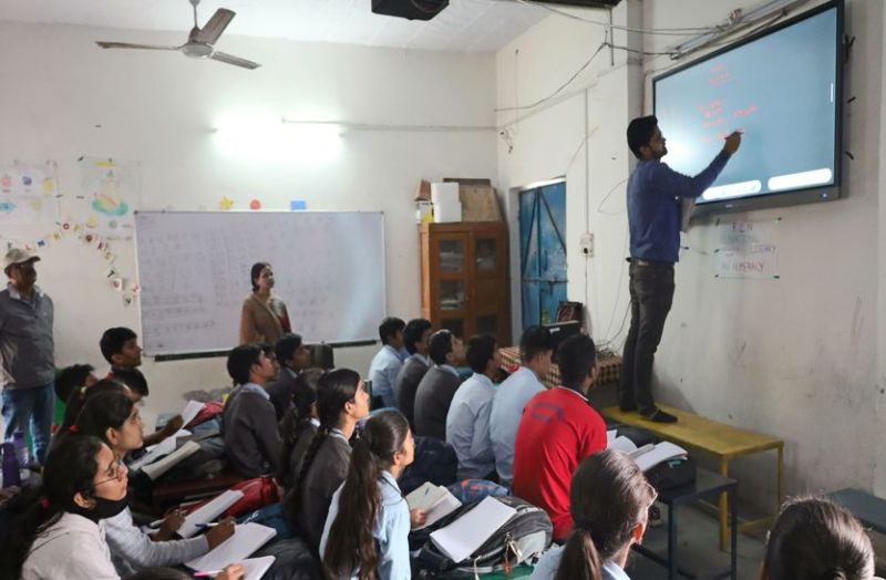 Duster, black board become a thing of the past, government schools become smart