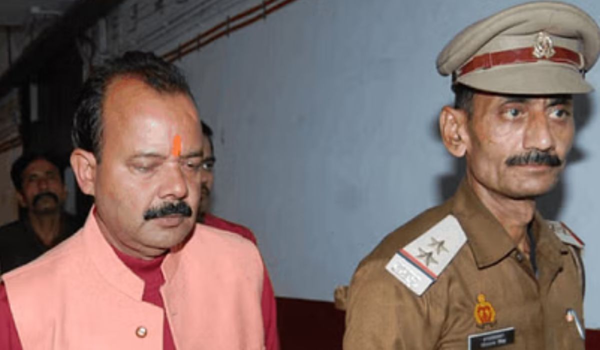 इंस्पेक्टर की हत्या में बसपा नेता को उम्रकैद, एक लाख का जुर्माना, जानें  दुर्दांत माफिया अनुपम दुबे की क्राइम कुडली? | BSP leader Anupam Dubey  sentenced to life ...