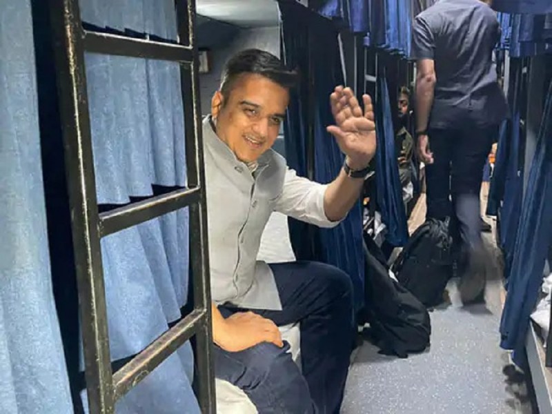 गृह मंत्री हर्ष सांघवी ने अहमदाबाद-राजकोट ट्रेन-बस यात्रा की