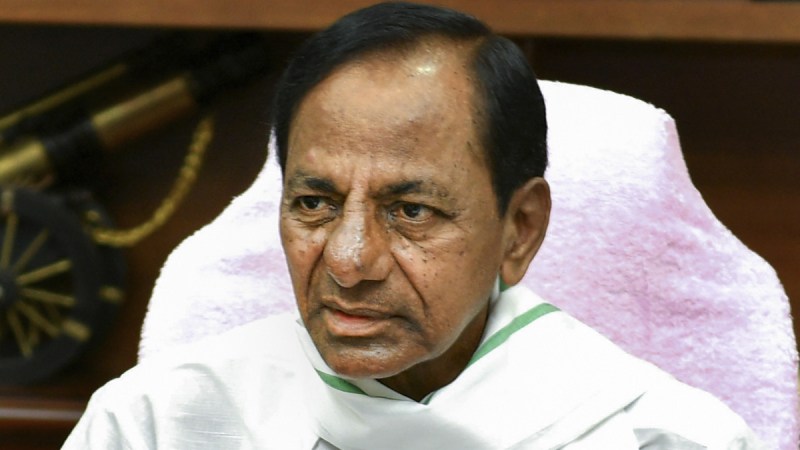 बाथरूम में फिसले केसीआर, कूल्हे की हड्डी टूटी