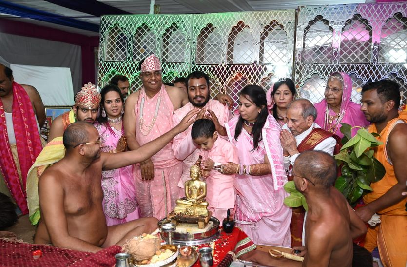 अडिंदा पार्श्वनाथ दिगंबर जैन अतिशय क्षेत्र में मनाया भगवान का जन्म व तप कल्याणक