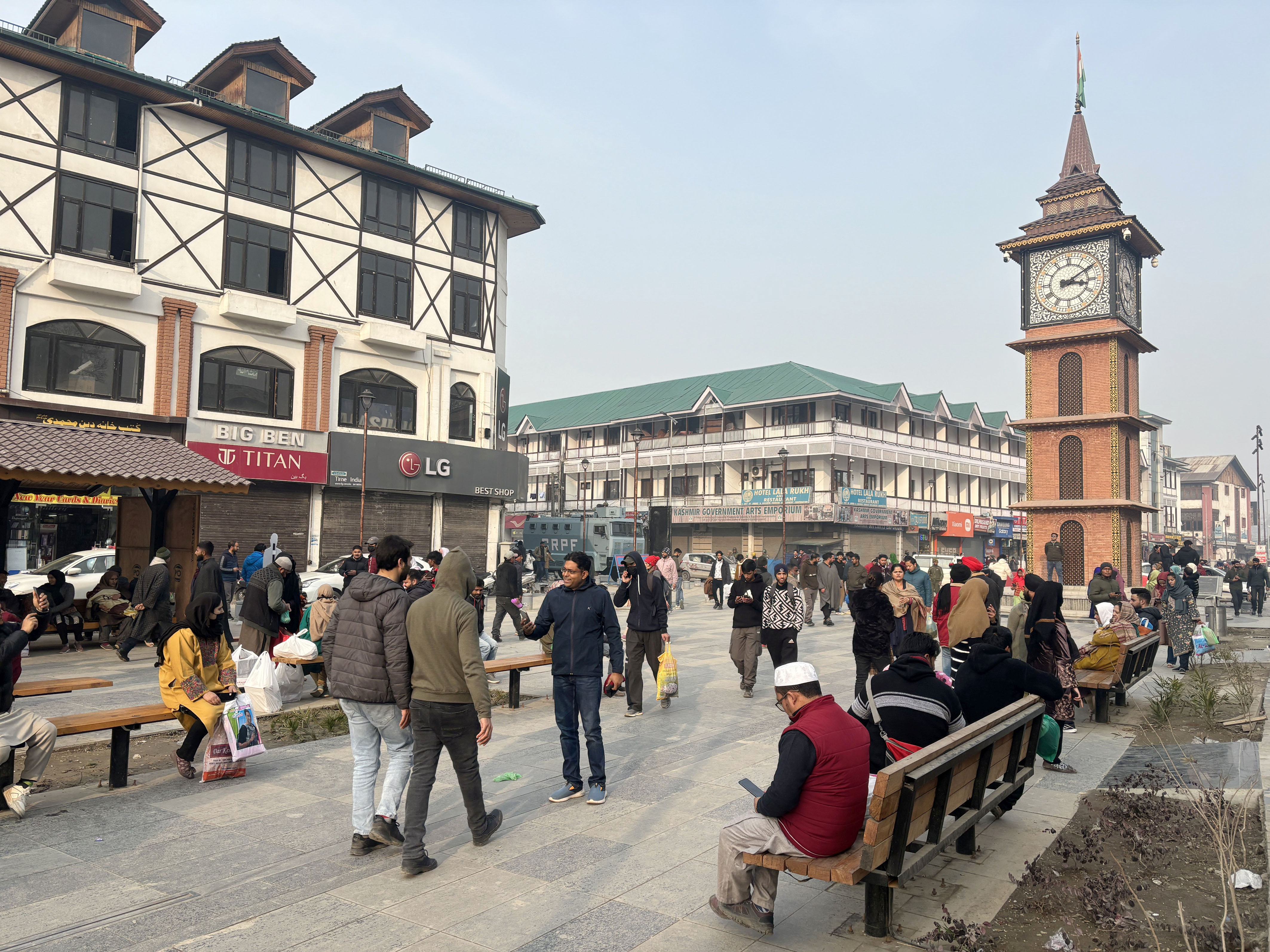 कश्मीर के तापमान में गिरावट जारी रहने से सर्दी बढ़ी : आईएमडी