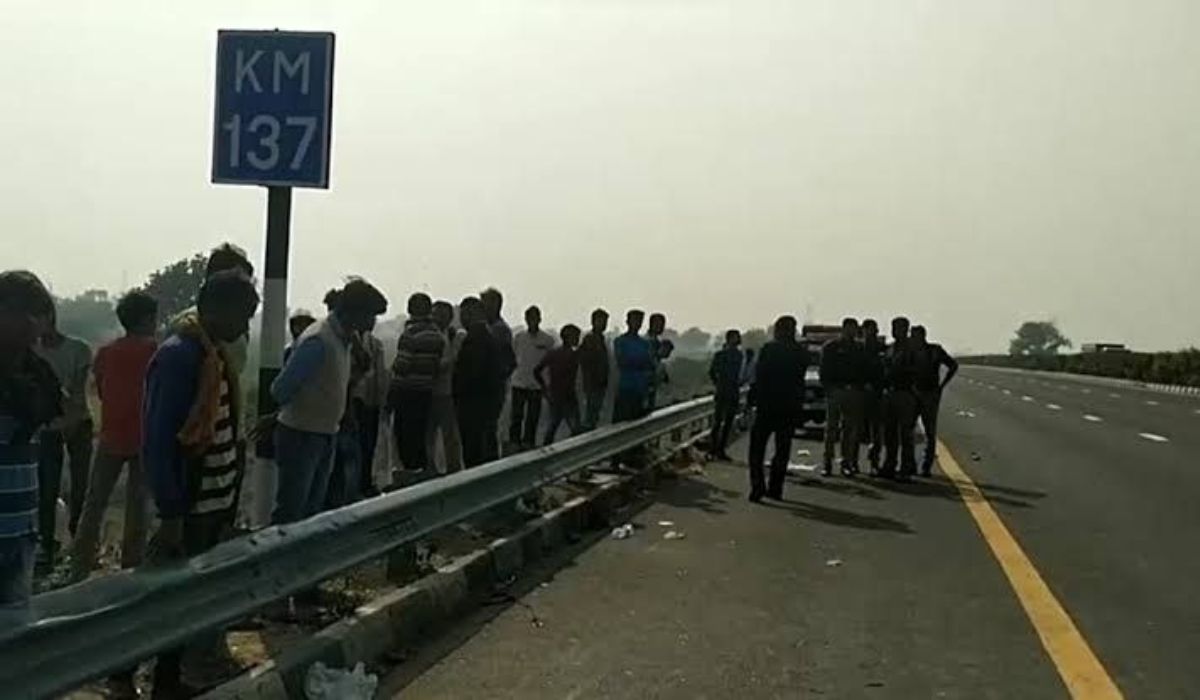 Agra Lucknow Expressway horrific accident 3 dead from same family