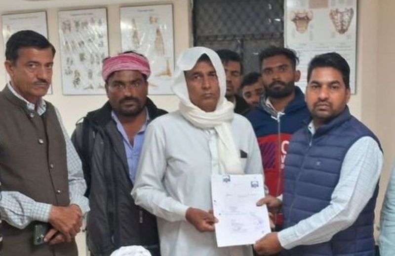 परिजनों ने कॉलेज के एनोटॉमी विभाग में उनकी देह सुपुर्द की