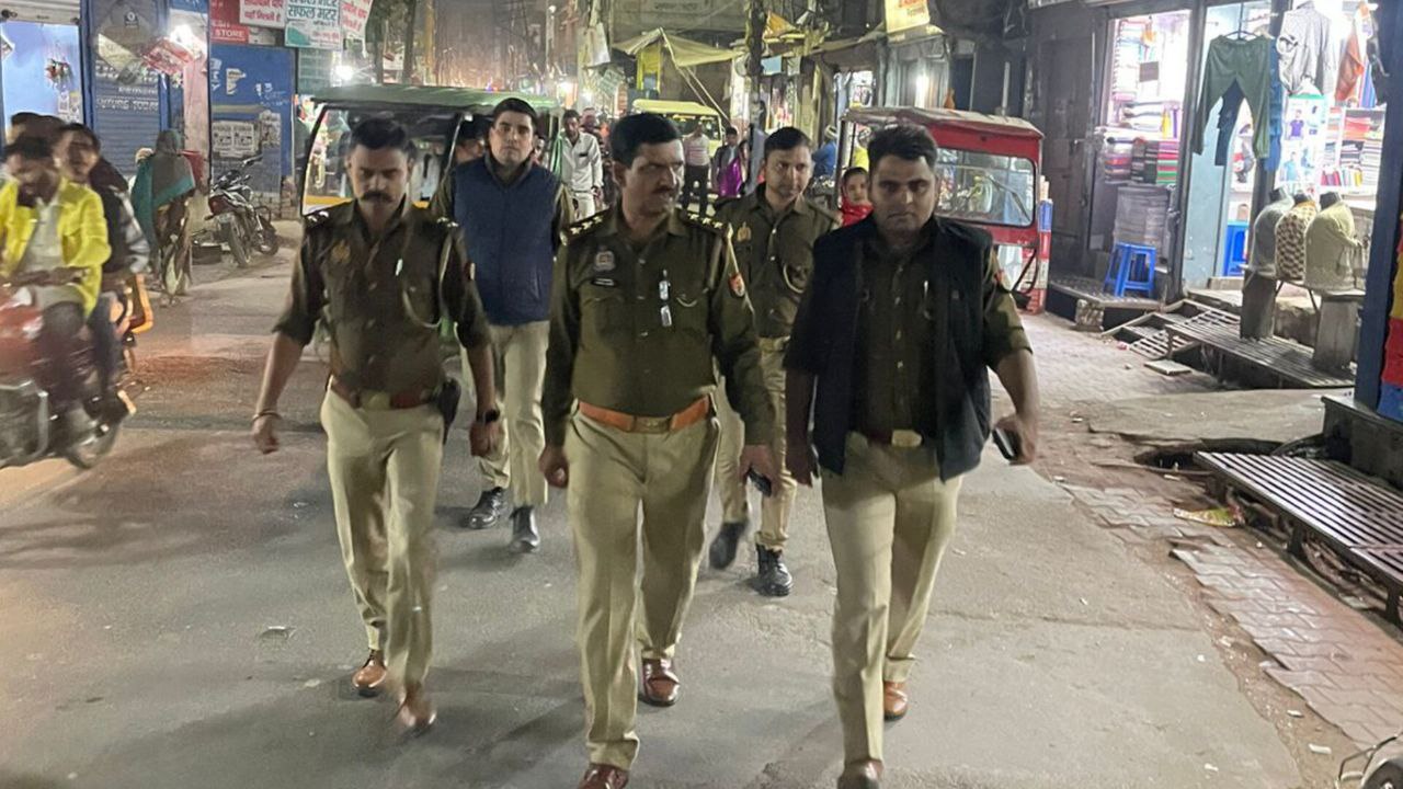 फर्रुखाबाद: पति ने लगाया पत्नी के साथ दुष्कर्म का आरोप, अस्पताल में इलाज जारी